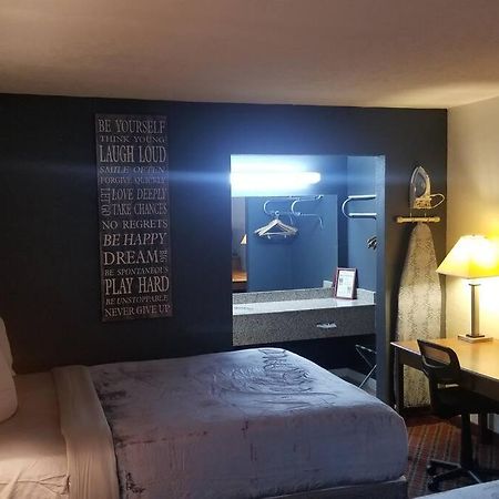 סטילווטר Hotel King Bed Hotel Room 120 Booking מראה חיצוני תמונה