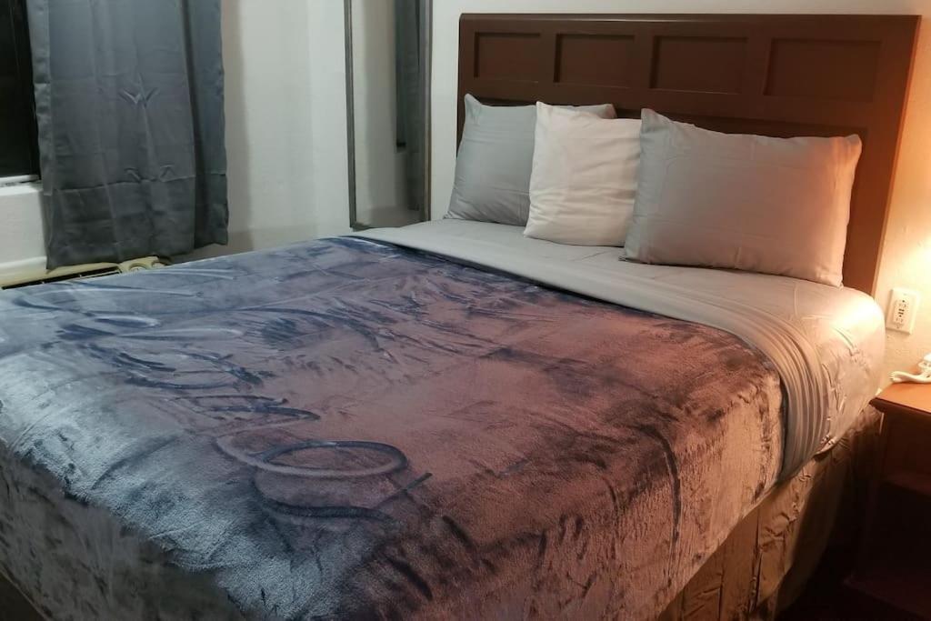 סטילווטר Hotel King Bed Hotel Room 120 Booking מראה חיצוני תמונה