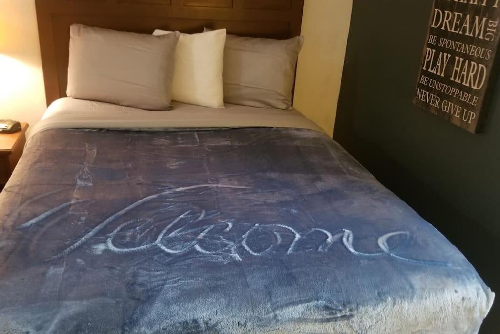 סטילווטר Hotel King Bed Hotel Room 120 Booking מראה חיצוני תמונה