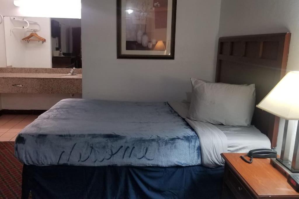 סטילווטר Hotel King Bed Hotel Room 120 Booking מראה חיצוני תמונה